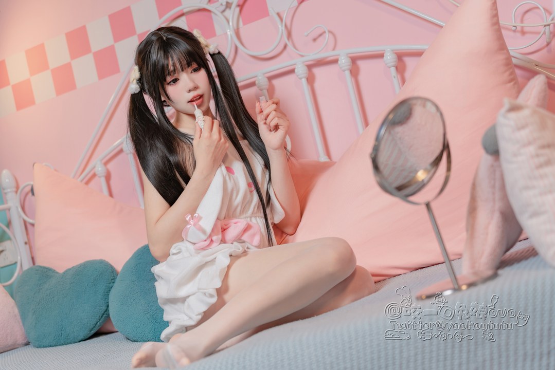咬一口兔娘 100里程碑奖励 [20P1V-404MB].jpg